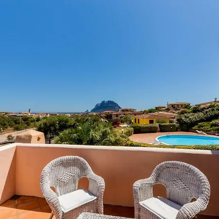 La Terrazza Su Tavolara Apartment Porto San Paolo  Exterior photo